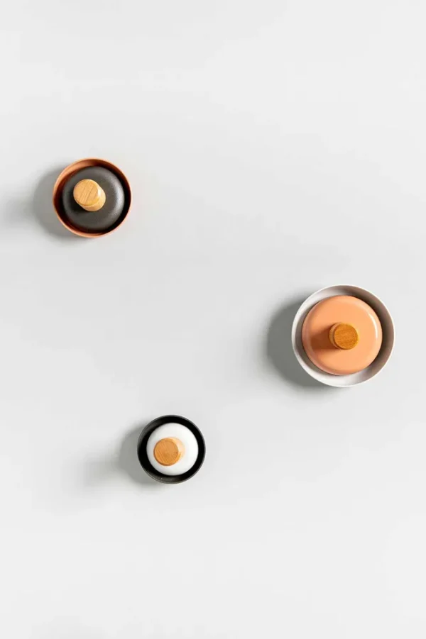 TRIO HANGING BUTTONS